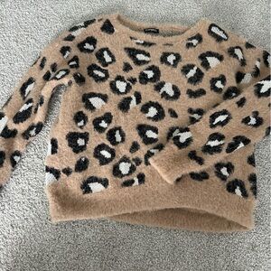 Cheetah cropped sweater